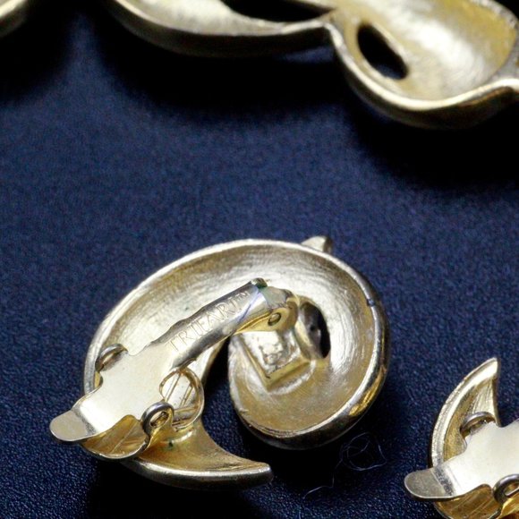 Trifari TM Gold Tone Modernist Choker Collar Link Necklace Set - Picture 9 of 9